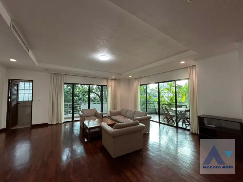  3 Bedrooms  Apartment For Rent in Sukhumvit, Bangkok  near BTS Thong Lo (AA38509)