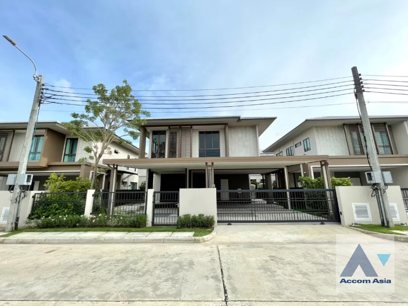  4 Bedrooms  House For Sale in Ratchadapisek, Bangkok  (AA38527)