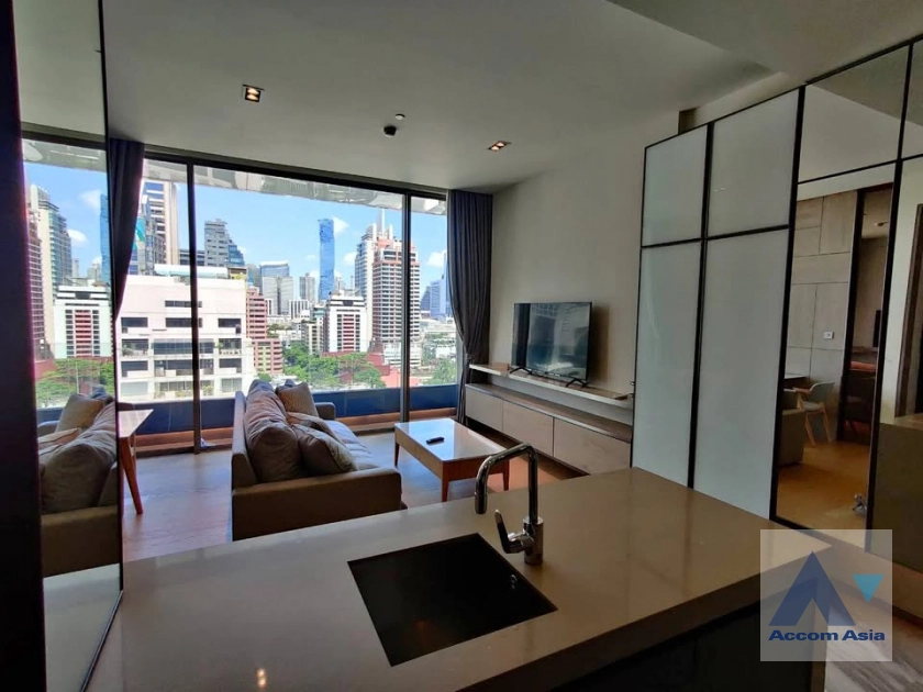 unit 1 Bedroom  Condominium For Rent in Silom, Bangkok  near BTS Sala Daeng (AA38532)