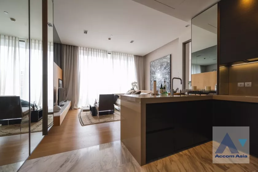 unit 1 Bedroom  Condominium For Rent & Sale in Silom, Bangkok  near BTS Sala Daeng (AA38571)