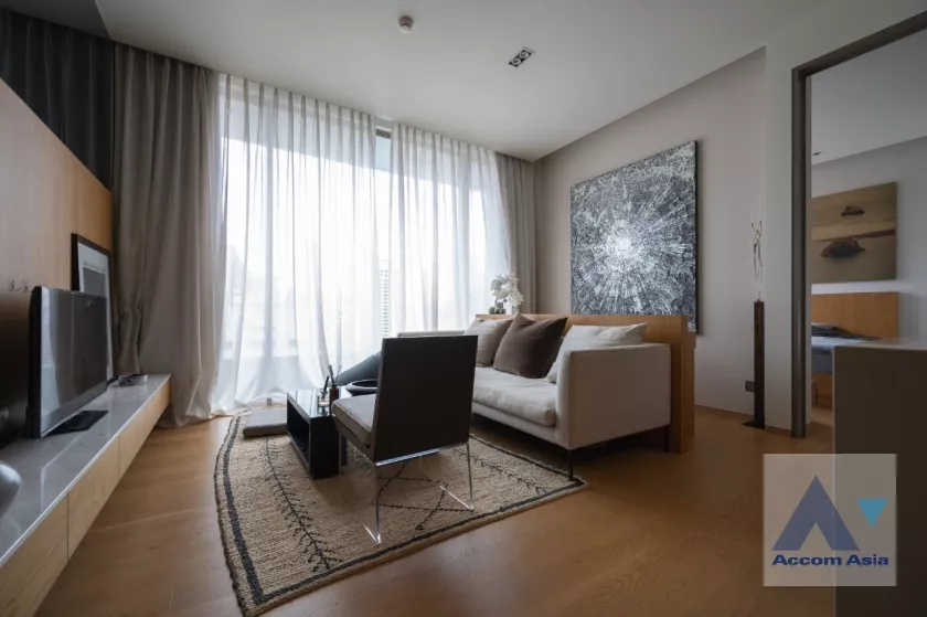 unit 1 Bedroom  Condominium For Rent & Sale in Silom, Bangkok  near BTS Sala Daeng (AA38571)