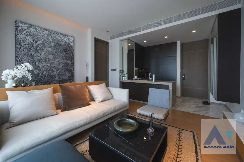 unit 1 Bedroom  Condominium For Rent & Sale in Silom, Bangkok  near BTS Sala Daeng (AA38571)