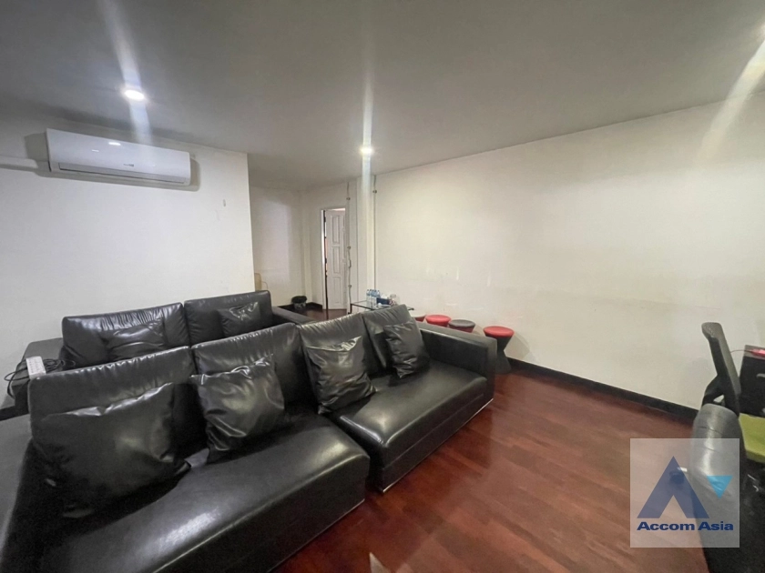 6  8 br House for rent and sale in Lat Phrao ,Bangkok  AA38577