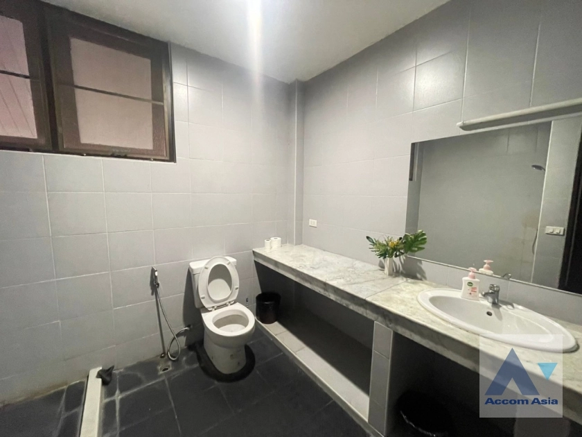 18  8 br House for rent and sale in Lat Phrao ,Bangkok  AA38577