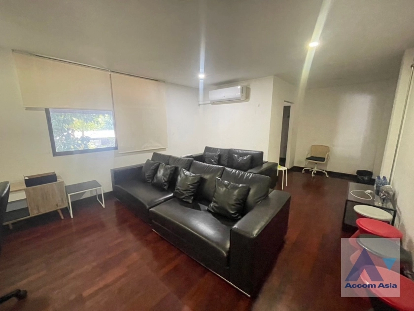 8  8 br House For Rent in ratchadapisek ,Bangkok  AA38577