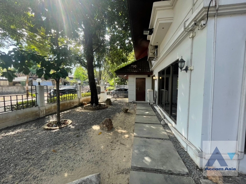 20  8 br House for rent and sale in Lat Phrao ,Bangkok  AA38577