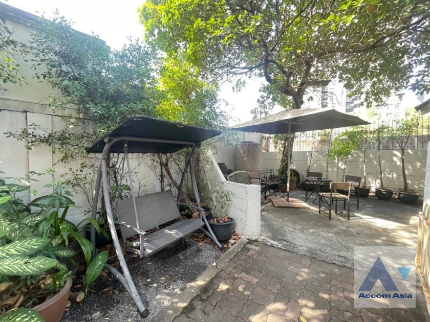 21  8 br House For Rent in ratchadapisek ,Bangkok  AA38577