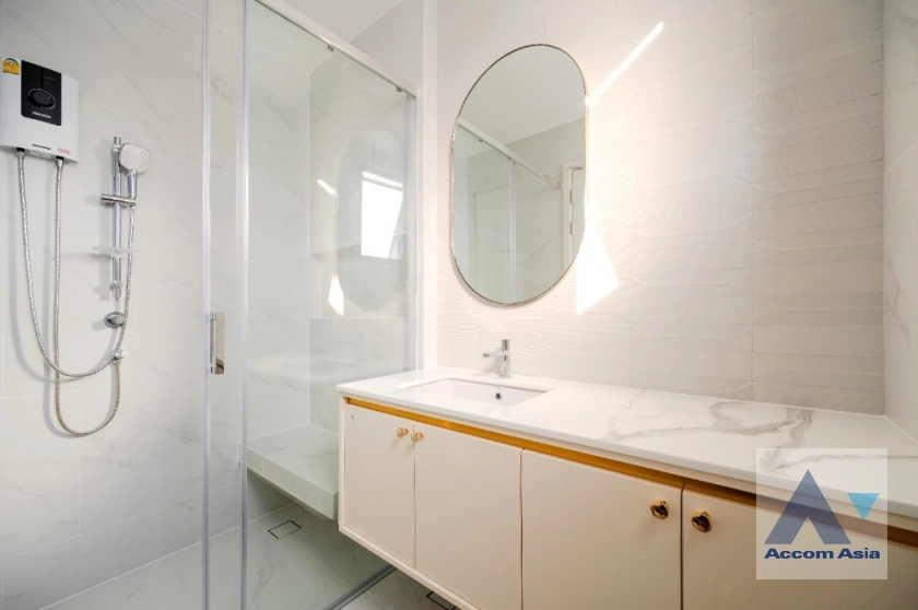 22  4 br House for rent and sale in Latkrabang ,Bangkok ARL Ban Thap Chang at Nantawan Rama 9 New Krungthepkreetha AA38579