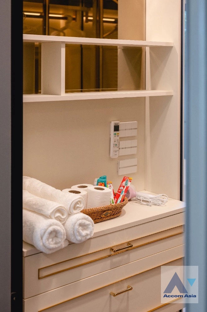 27  4 br House for rent and sale in Latkrabang ,Bangkok ARL Ban Thap Chang at Nantawan Rama 9 New Krungthepkreetha AA38579