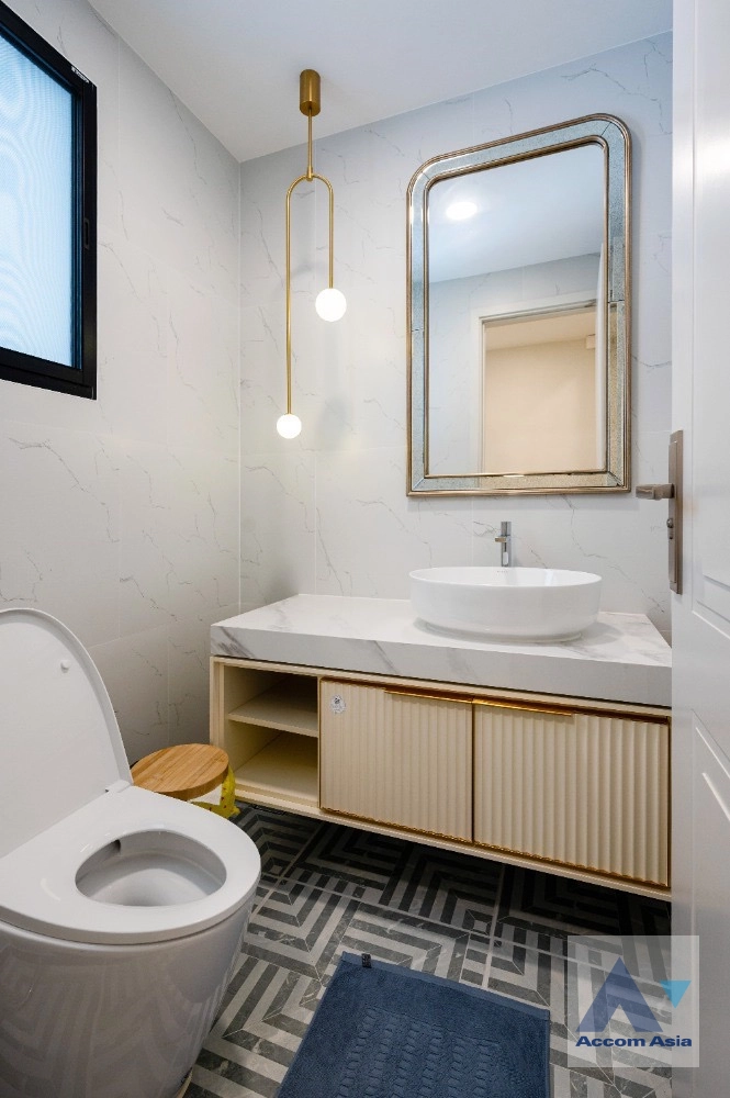 30  4 br House for rent and sale in Latkrabang ,Bangkok ARL Ban Thap Chang at Nantawan Rama 9 New Krungthepkreetha AA38579