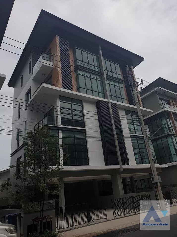 Home Office |  3 Bedrooms  House For Rent in Ratchadapisek, Bangkok  (AA38580)