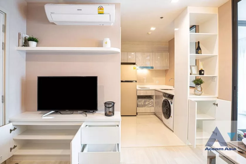 unit 1 Bedroom  Condominium For Rent in Ploenchit, Bangkok  near BTS Ploenchit (AA38583)