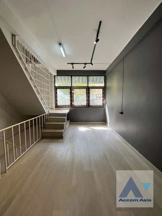 14  2 br Townhouse For Rent in sukhumvit ,Bangkok BTS Thong Lo AA38590