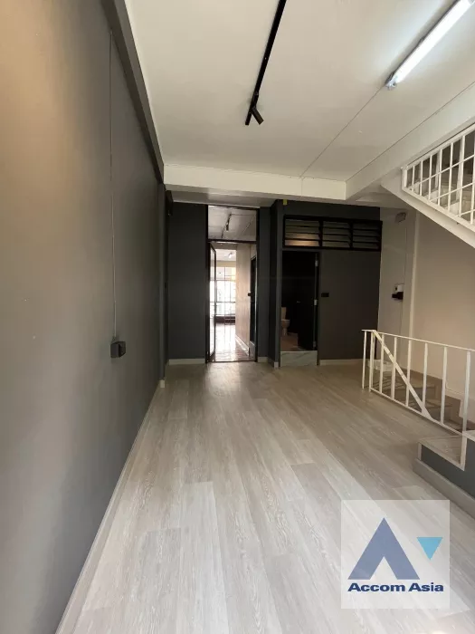 15  2 br Townhouse For Rent in Sukhumvit ,Bangkok BTS Thong Lo AA38590