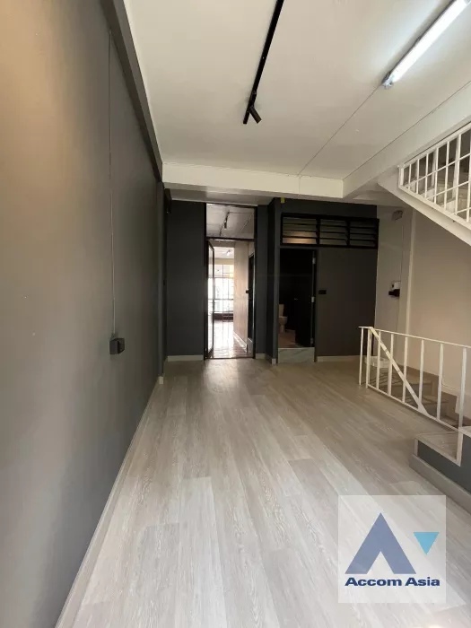 15  2 br Townhouse For Rent in sukhumvit ,Bangkok BTS Thong Lo AA38590