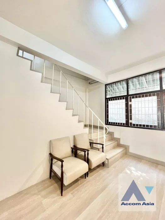 11  2 br Townhouse For Rent in sukhumvit ,Bangkok BTS Thong Lo AA38590
