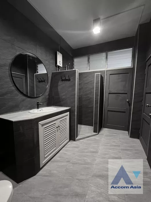 18  2 br Townhouse For Rent in Sukhumvit ,Bangkok BTS Thong Lo AA38590