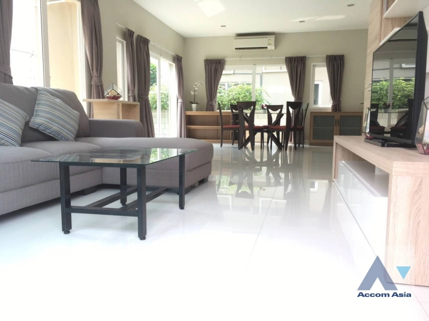 unit 4 Bedrooms  House For Rent & Sale in Bang Na, Bangkok  near BTS Bang Na (AA38592)
