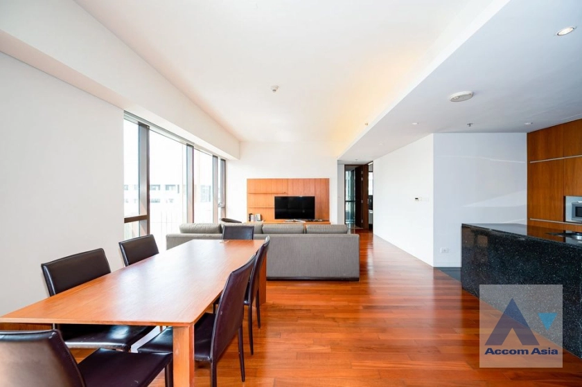 unit 2 Bedrooms  Condominium For Rent & Sale in Ploenchit, Bangkok  near BTS Ratchadamri (AA38595)