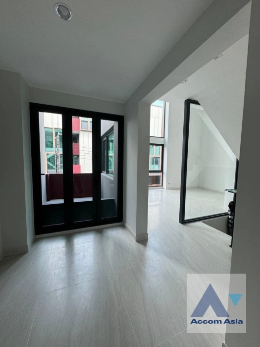 12  3 br House For Rent in Sukhumvit ,Bangkok BTS On Nut at Baan Klang Muang CLASSE Sukhumvit 77 AA38596