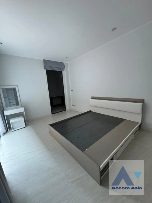 19  3 br House For Rent in Sukhumvit ,Bangkok BTS On Nut at Baan Klang Muang CLASSE Sukhumvit 77 AA38596