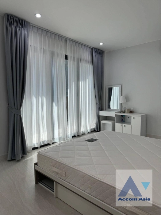 24  3 br House For Rent in Sukhumvit ,Bangkok BTS On Nut at Baan Klang Muang CLASSE Sukhumvit 77 AA38596