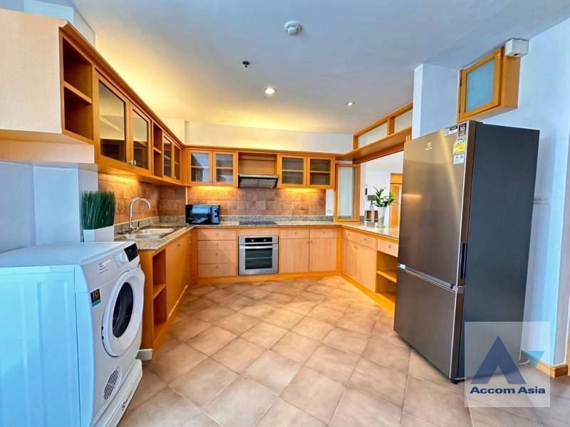 7  3 br Apartment For Rent in Sathorn ,Bangkok MRT Lumphini at Cozy and Convenient Apartment Near Garden Intl AA38603