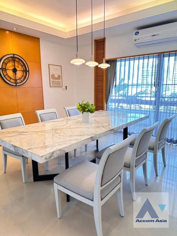 6  3 br Apartment For Rent in Sathorn ,Bangkok MRT Lumphini at Cozy and Convenient Apartment Near Garden Intl AA38603