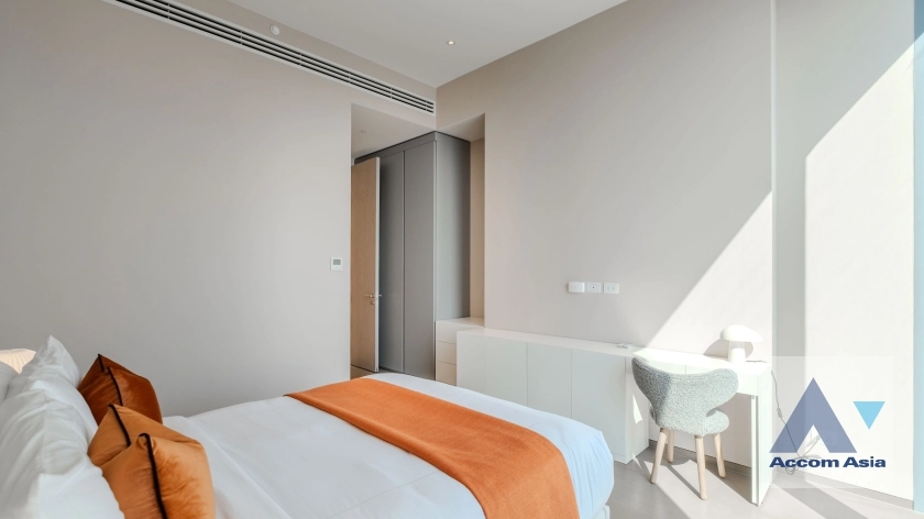 13  2 br Condominium For Sale in Ploenchit ,Bangkok BTS Chitlom at Scope Langsuan AA38608