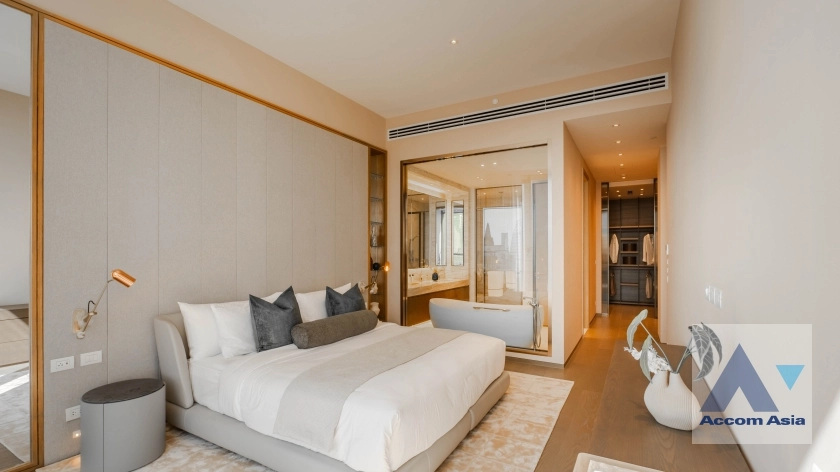 18  2 br Condominium For Sale in Ploenchit ,Bangkok BTS Chitlom at Scope Langsuan AA38608