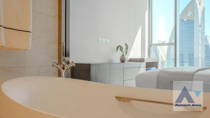 24  2 br Condominium For Sale in Ploenchit ,Bangkok BTS Chitlom at Scope Langsuan AA38608