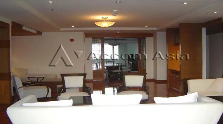 unitPet friendly |  4 Bedrooms  Apartment For Rent in Sukhumvit, Bangkok  near BTS Nana (15283)