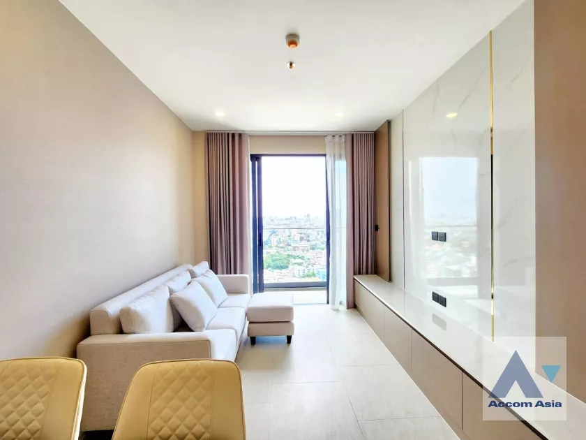  2 Bedrooms  Condominium For Rent & Sale in Ploenchit, Bangkok  near BTS National Stadium (AA38619)