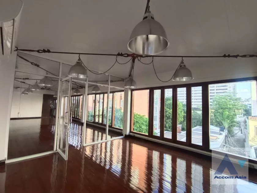 8  Office Space For Rent in sukhumvit ,Bangkok BTS Nana AA38621