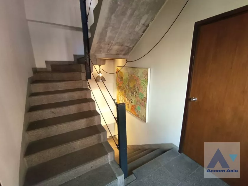 12  Office Space For Rent in Sukhumvit ,Bangkok BTS Nana AA38621