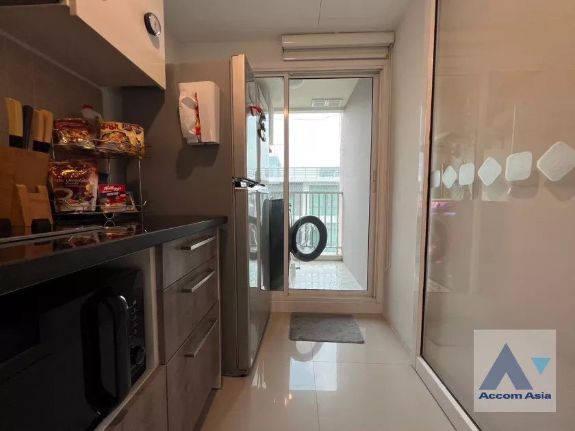 unit 2 Bedrooms  Condominium For Sale in Sukhumvit, Bangkok  near BTS Ekkamai (AA38625)