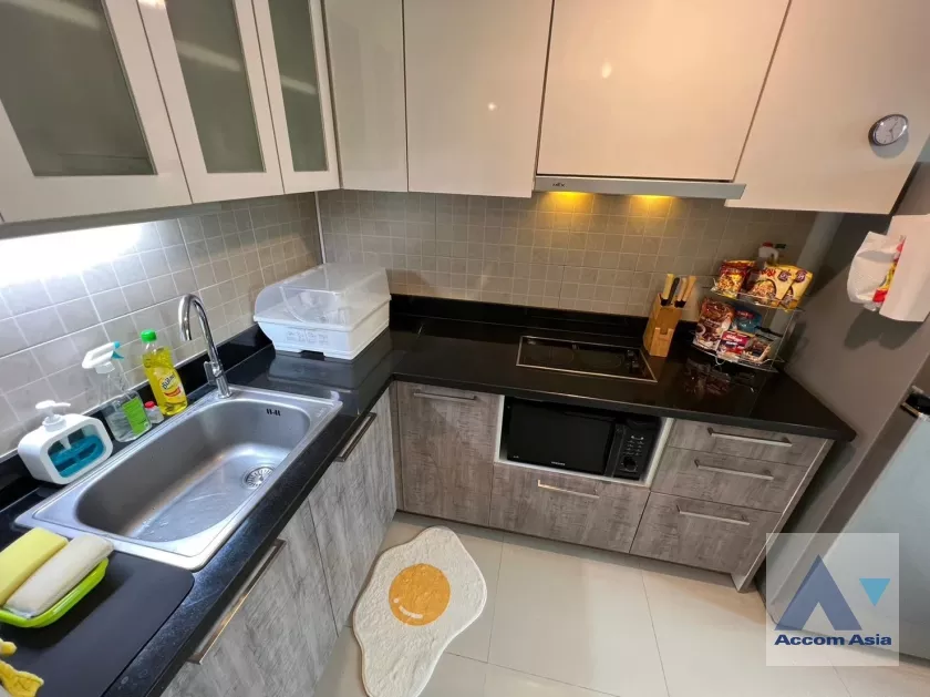 unit 2 Bedrooms  Condominium For Sale in Sukhumvit, Bangkok  near BTS Ekkamai (AA38625)
