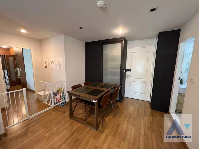 unit 2 Bedrooms  Condominium For Sale in Sukhumvit, Bangkok  near BTS Ekkamai (AA38625)