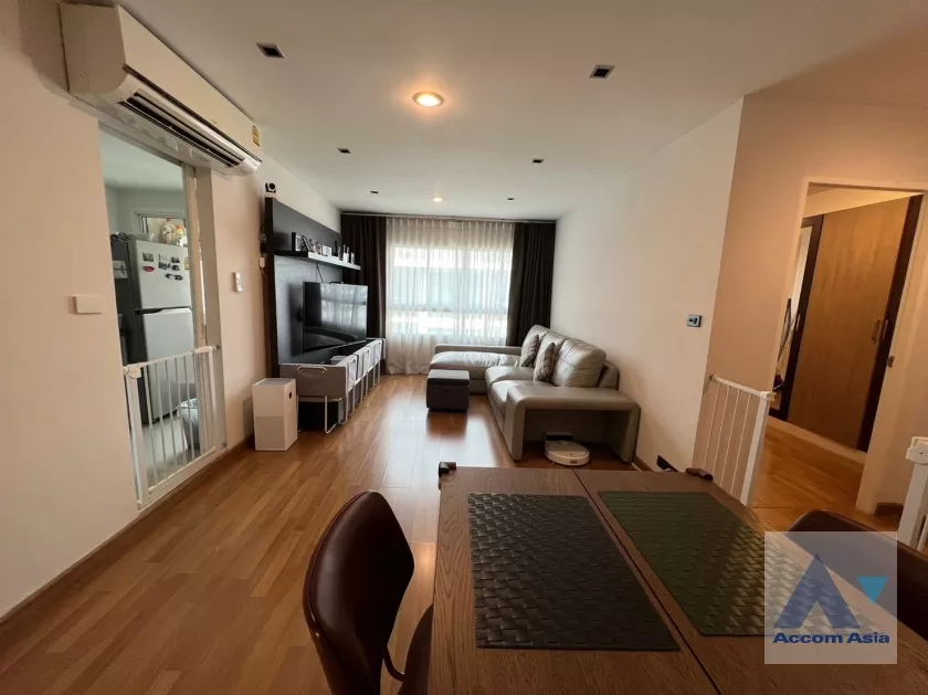  2 Bedrooms  Condominium For Sale in Sukhumvit, Bangkok  near BTS Ekkamai (AA38625)