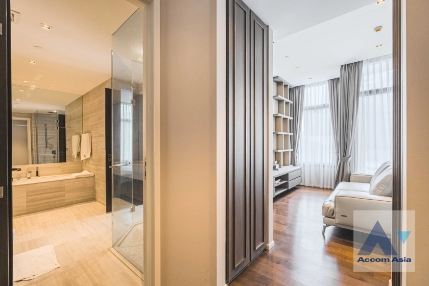 unit 1 Bedroom  Condominium For Rent & Sale in Sukhumvit, Bangkok  near BTS Phrom Phong (AA38628)