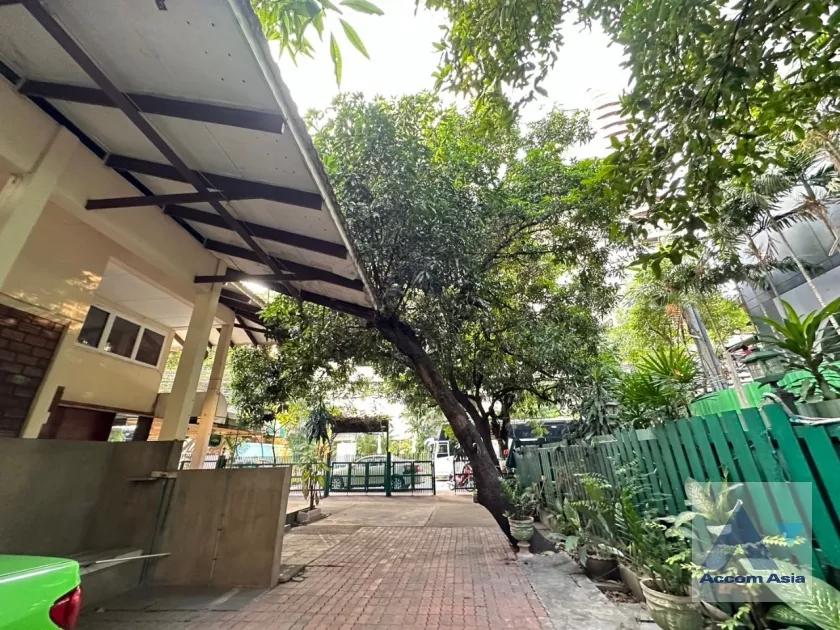  House For Sale in Sukhumvit, Bangkok  near BTS Asok (AA38638)