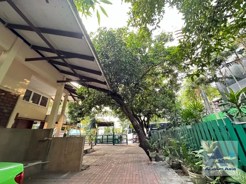 4  House For Sale in Sukhumvit ,Bangkok BTS Asok AA38638
