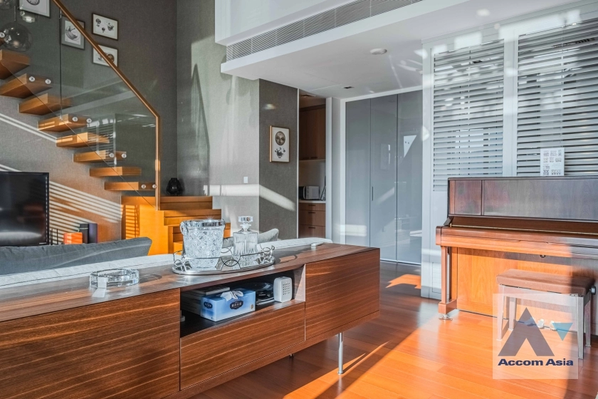 9  1 br Condominium For Sale in Sathorn ,Bangkok BTS Chong Nonsi - MRT Lumphini at The Sukhothai Residence AA38639