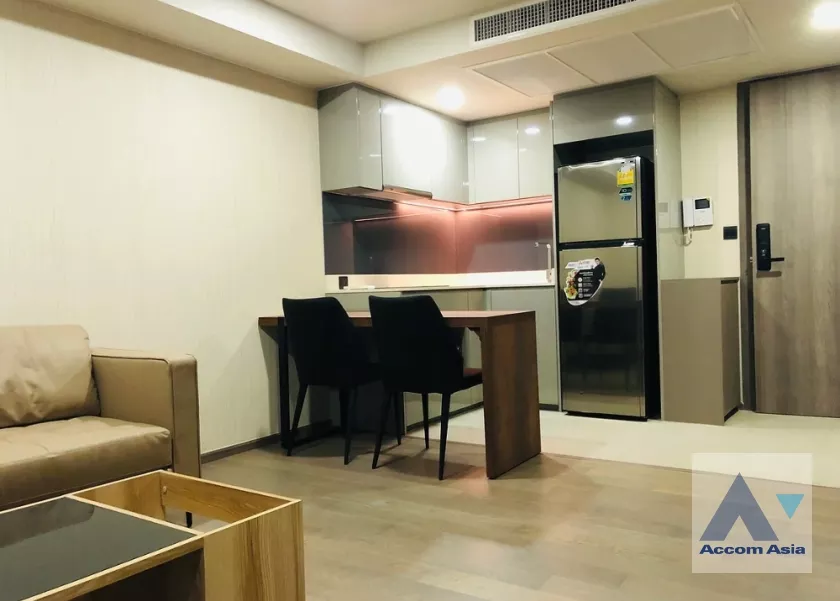unit 1 Bedroom  Condominium For Sale in Ploenchit, Bangkok  near BTS Ratchadamri - MRT Silom (AA38649)