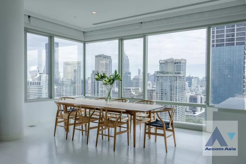 unitHuge Terrace |  3 Bedrooms  Condominium For Rent & Sale in Ploenchit, Bangkok  near BTS Ratchadamri - MRT Silom (AA38650)