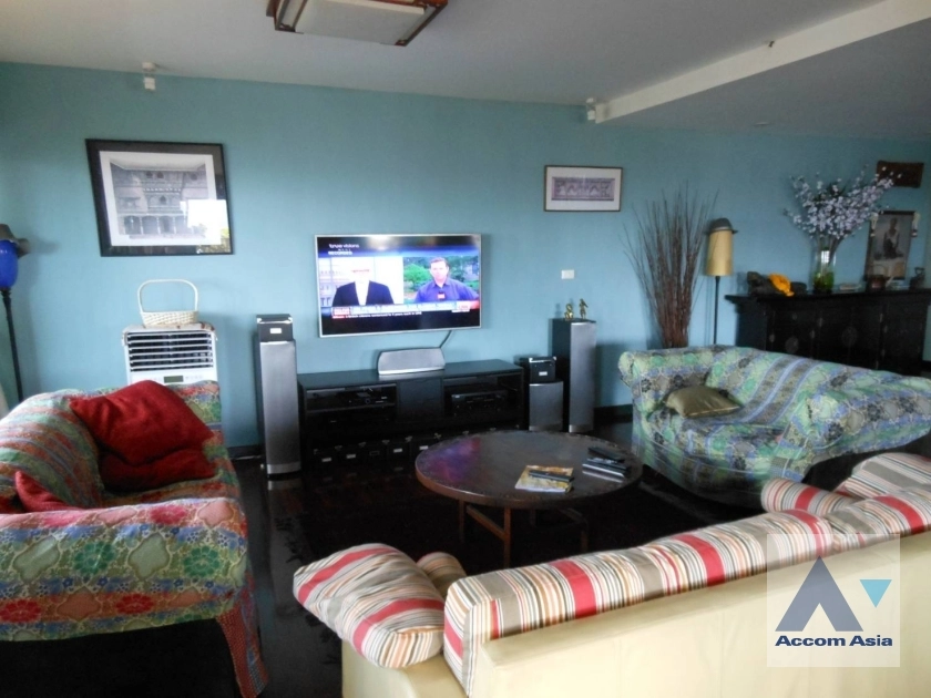 unit 2 Bedrooms  Condominium For Sale in Sathorn, Bangkok  near BTS Sala Daeng - MRT Lumphini (AA38651)