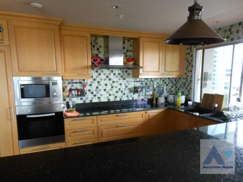 4  2 br Condominium For Sale in Sathorn ,Bangkok BTS Sala Daeng - MRT Lumphini at Sathorn Park Place AA38651