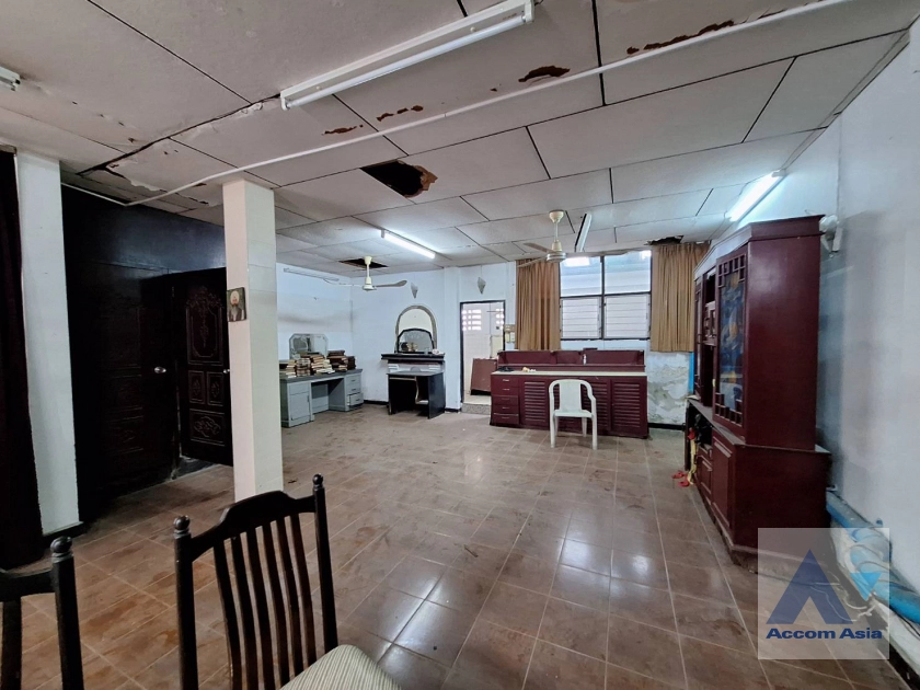  1  3 br House For Sale in Sukhumvit ,Bangkok BTS Ekkamai AA38658