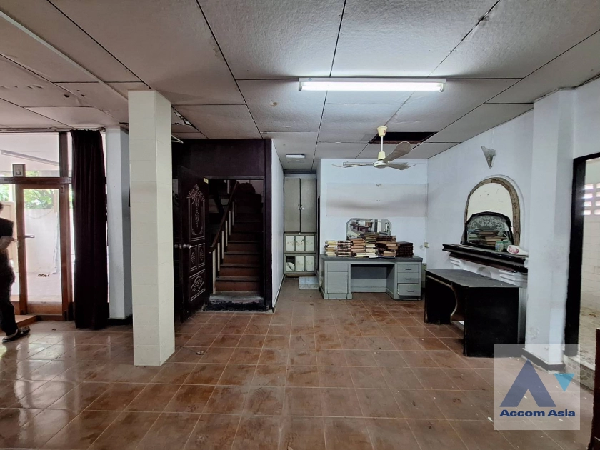 4  3 br House For Sale in Sukhumvit ,Bangkok BTS Ekkamai AA38658