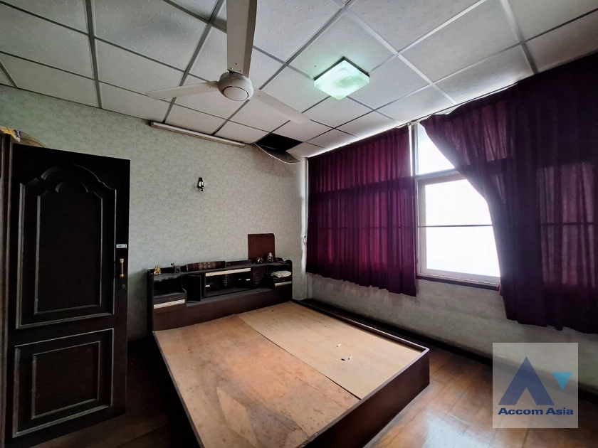 5  3 br House For Sale in Sukhumvit ,Bangkok BTS Ekkamai AA38658